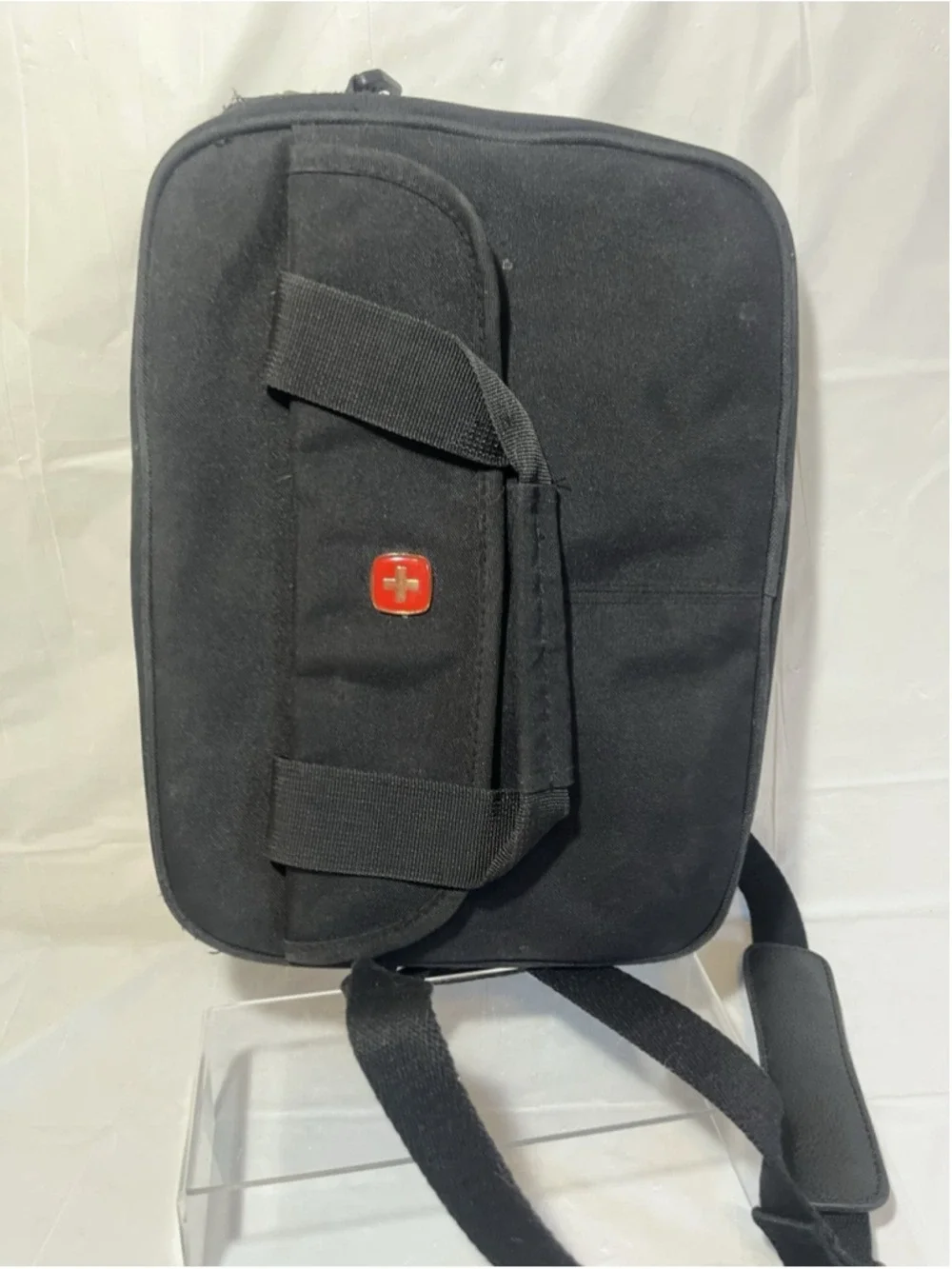 SwissGear Black small tech Messenger Bag Crossbody